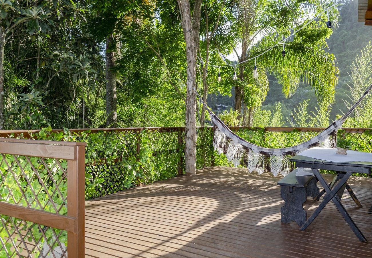 House in Aurora - Refúgio na natureza com Wi-Fi e churrasqueira