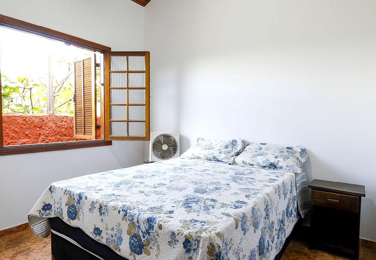 House in Atibaia - Casa confortável com piscina e churrasqueira