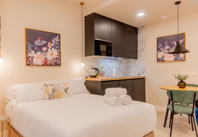 Studio in Madrid - El Capricho: Your Charming and Tranquil Refuge in Madrid Studio in Madrid - El Capricho: Your Charming and Tranquil Refuge in Madrid