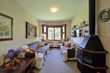 Apartment in Gramado - NOVO! Aconchegante duplex 2D (2 banhos) a 1km da R Coberta!