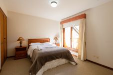 Apartment in Gramado - NOVO! Aconchegante duplex 2D (2 banhos) a 1km da R Coberta!