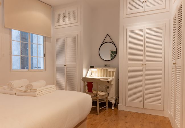Apartment in Madrid - Elegant and bright apartment in the heart of Chamberí: With balconies and spacious areas Apartment in Madrid - Elegant and bright apartment in the heart of Chamberí: With balconies and spacious areas