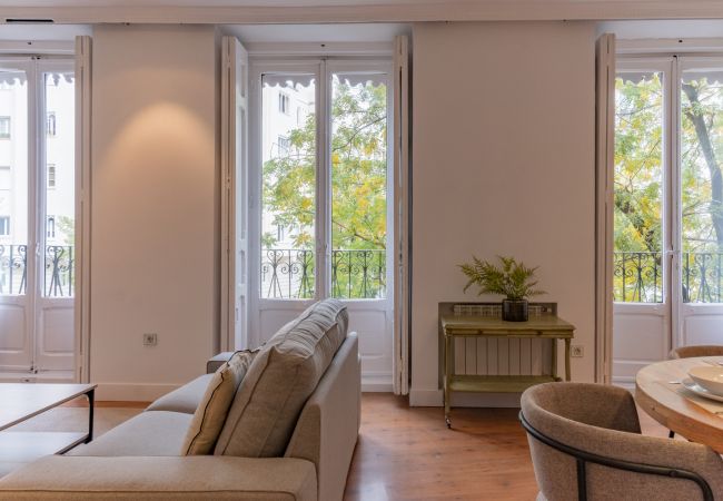 Apartment in Madrid - Elegant and bright apartment in the heart of Chamberí: With balconies and spacious areas Apartment in Madrid - Elegant and bright apartment in the heart of Chamberí: With balconies and spacious areas