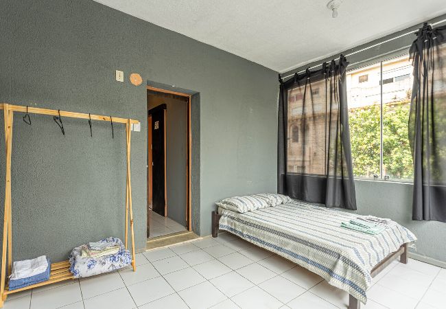  in Porto Alegre - Casa triplex totalmente equipada c boa localização