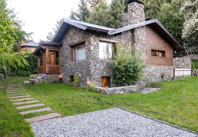 House in San Carlos de Bariloche - Beautiful house 300 metres from the Nahuel Huapi lake House in San Carlos de Bariloche - Beautiful house 300 metres from the Nahuel Huapi lake