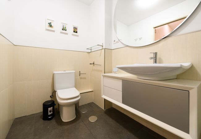 Apartment in Madrid - Elegant 3-bedroom home in the center of Madrid Apartment in Madrid - Elegant 3-bedroom home in the center of Madrid