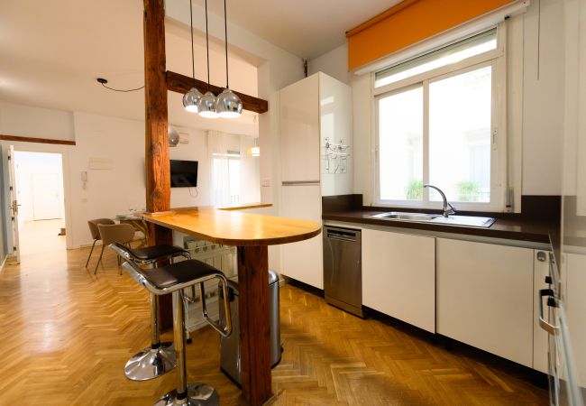 Apartment in Madrid - Elegant 3-bedroom home in the center of Madrid Apartment in Madrid - Elegant 3-bedroom home in the center of Madrid