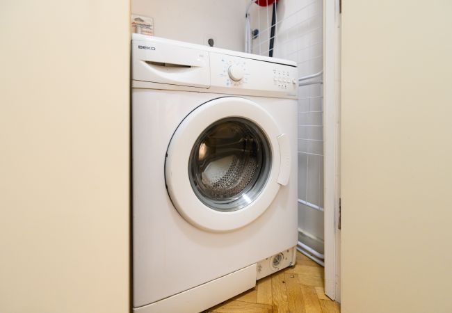 Apartment in Madrid - Elegant 3-bedroom home in the center of Madrid Apartment in Madrid - Elegant 3-bedroom home in the center of Madrid