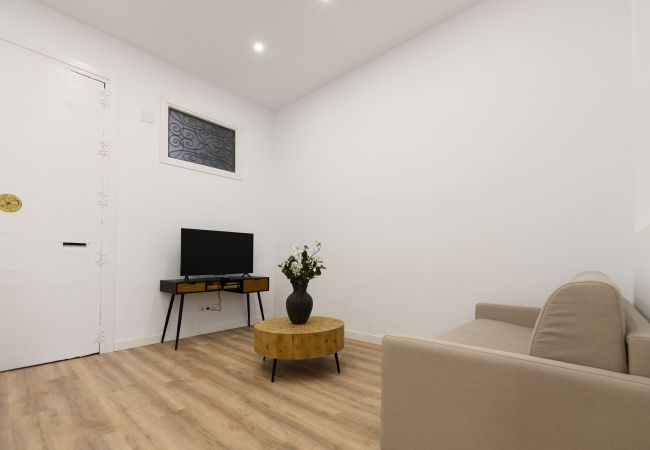 Apartment in Madrid - Elegance and Functionality in San Bernardo: Apartment with En-Suite Bathrooms Apartment in Madrid - Elegance and Functionality in San Bernardo: Apartment with En-Suite Bathrooms