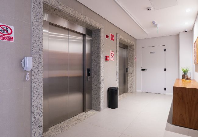 Apartment in Salvador - Studio moderno à 750m da Praia do Farol da Barra  Apartment in Salvador - Studio moderno à 750m da Praia do Farol da Barra