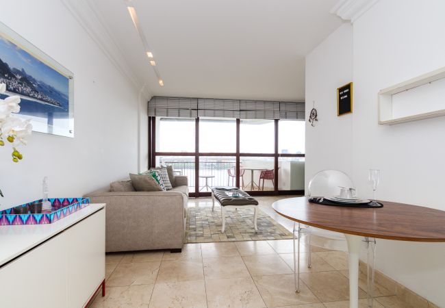  in Rio de Janeiro - Epitácio 401 | Apartamento com vista para Lagoa