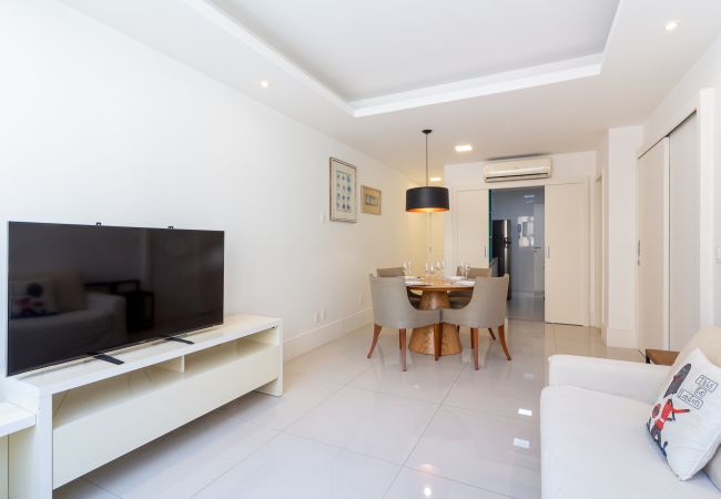  in Rio de Janeiro - Flat in Copacabana 3 minutes from the beach | NSC602