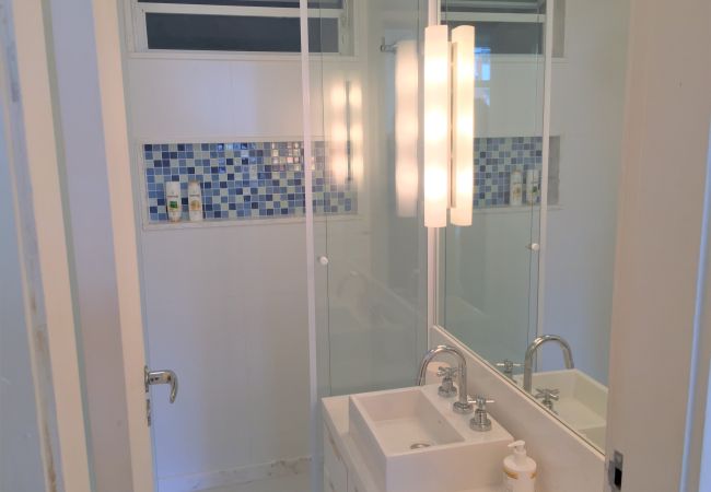 Apartment in Rio de Janeiro - Jul602|Qto sala em Copa, 2 minutos a pé da praia Apartment in Rio de Janeiro - Jul602|Qto sala em Copa, 2 minutos a pé da praia