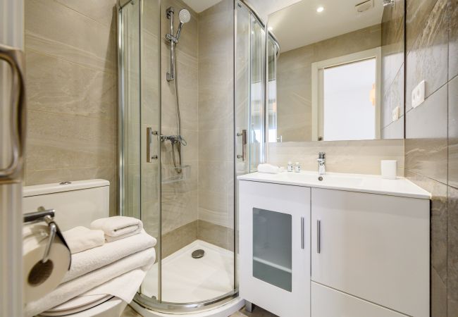 Apartment in Madrid - AAL49 Alberto Alcocer, 49 Apartment in Madrid - AAL49 Alberto Alcocer, 49