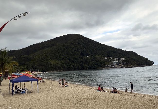  in Caraguatatuba - Casa espaçosa com churrasq e Wi-Fi a 400m da praia
