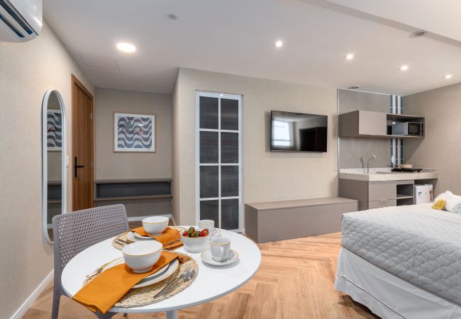 Apartment in Rio de Janeiro - Charming Studio Just a Few Steps from the Beach | CNJ Q6 Apartment in Rio de Janeiro - Charming Studio Just a Few Steps from the Beach | CNJ Q6