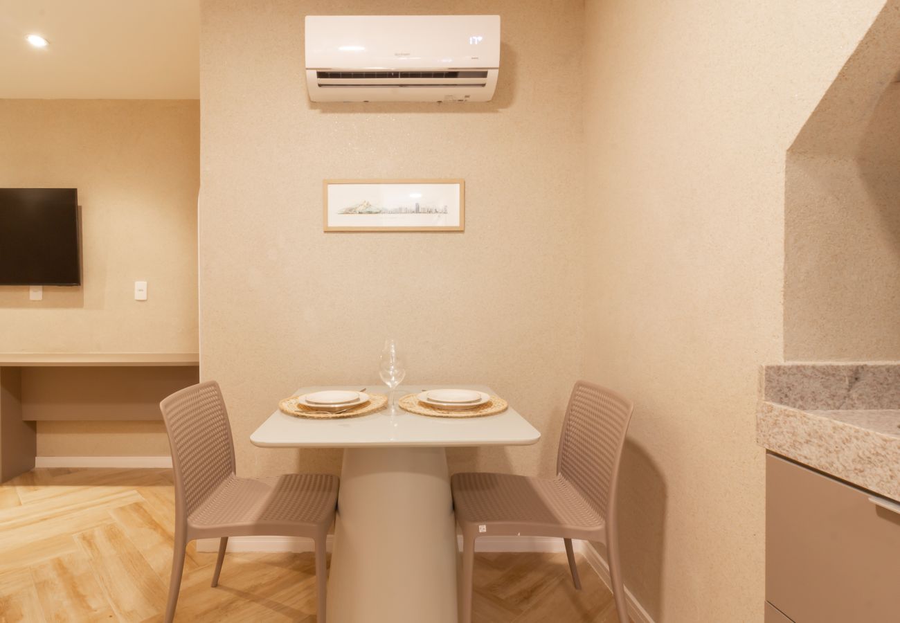 Apartment in Rio de Janeiro - Cosy a few steps from Copacabana Beach | Q24 Apartment in Rio de Janeiro - Cosy a few steps from Copacabana Beach | Q24