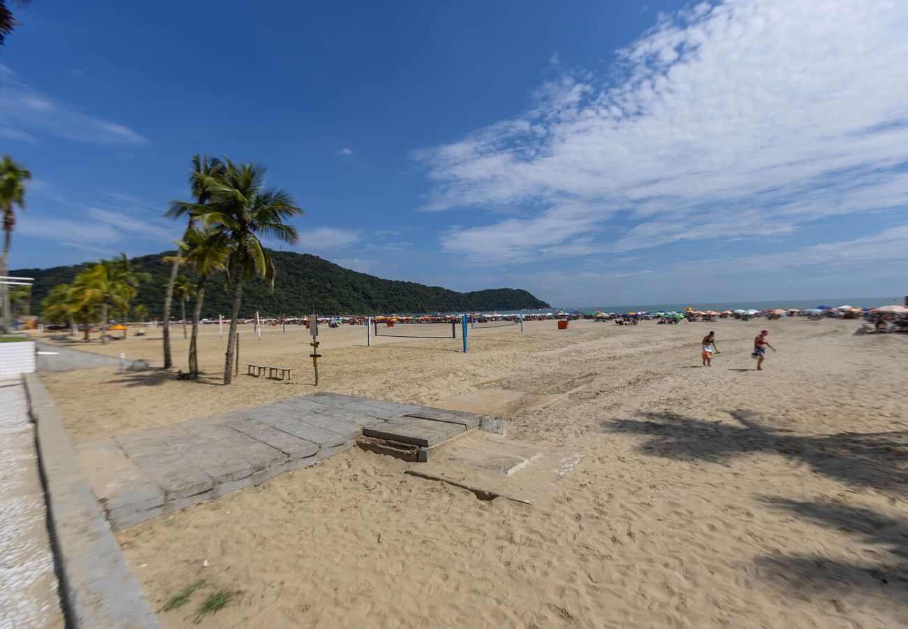 Apartment in Praia Grande - Apto com ar e WiFi a 200m da Praia Canto do Forte