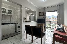 Apartment in Caraguatatuba - Apto aconchegante c Wi-Fi e varanda para descansar