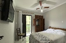 Apartment in Caraguatatuba - Apto aconchegante c Wi-Fi e varanda para descansar