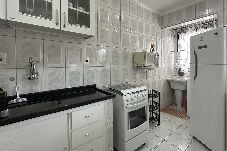 Apartment in Caraguatatuba - Apto aconchegante c Wi-Fi e varanda para descansar