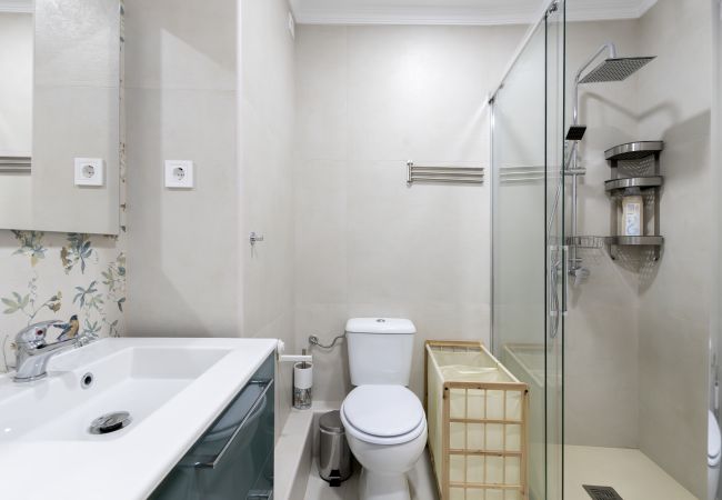 Apartment in Madrid - Cosy flat with balconies in the centre of Madrid, a few steps from the Plaza Mayor.  Apartment in Madrid - Cosy flat with balconies in the centre of Madrid, a few steps from the Plaza Mayor.