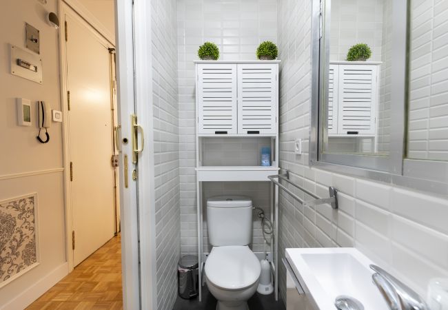 Apartment in Madrid - Cosy flat with balconies in the centre of Madrid, a few steps from the Plaza Mayor.  Apartment in Madrid - Cosy flat with balconies in the centre of Madrid, a few steps from the Plaza Mayor.