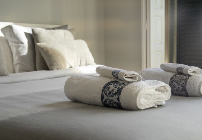 Apartment in Madrid - Cosy flat with balconies in the centre of Madrid, a few steps from the Plaza Mayor.  Apartment in Madrid - Cosy flat with balconies in the centre of Madrid, a few steps from the Plaza Mayor.