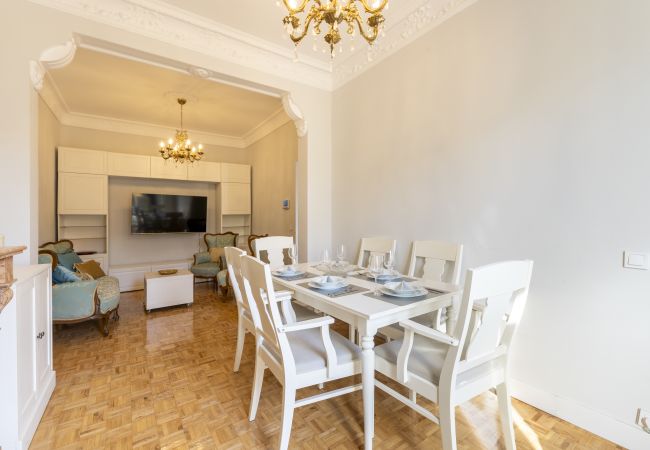 Apartment in Madrid - Cosy flat with balconies in the centre of Madrid, a few steps from the Plaza Mayor.  Apartment in Madrid - Cosy flat with balconies in the centre of Madrid, a few steps from the Plaza Mayor.