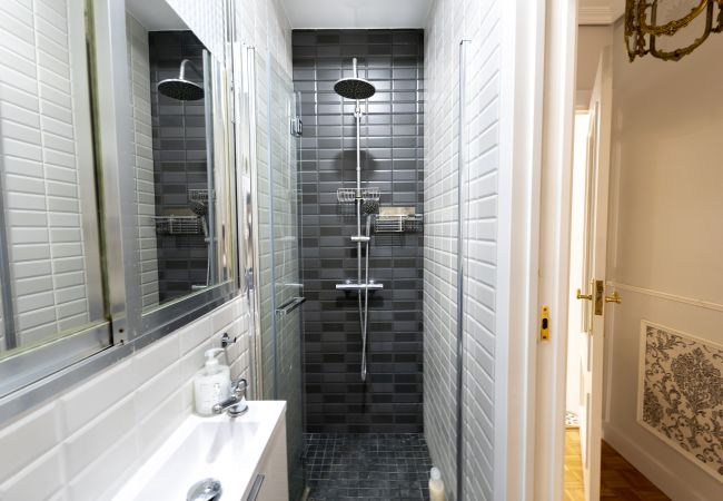 Apartment in Madrid - Cosy flat with balconies in the centre of Madrid, a few steps from the Plaza Mayor.  Apartment in Madrid - Cosy flat with balconies in the centre of Madrid, a few steps from the Plaza Mayor.