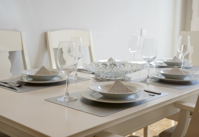 Apartment in Madrid - Cosy flat with balconies in the centre of Madrid, a few steps from the Plaza Mayor.  Apartment in Madrid - Cosy flat with balconies in the centre of Madrid, a few steps from the Plaza Mayor.