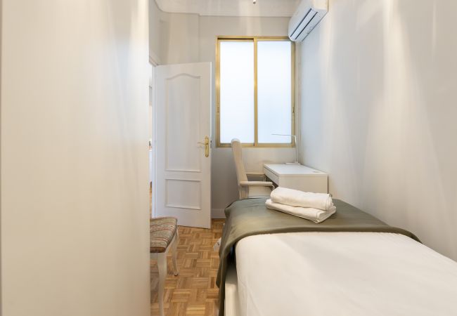 Apartment in Madrid - Cosy flat with balconies in the centre of Madrid, a few steps from the Plaza Mayor.  Apartment in Madrid - Cosy flat with balconies in the centre of Madrid, a few steps from the Plaza Mayor.