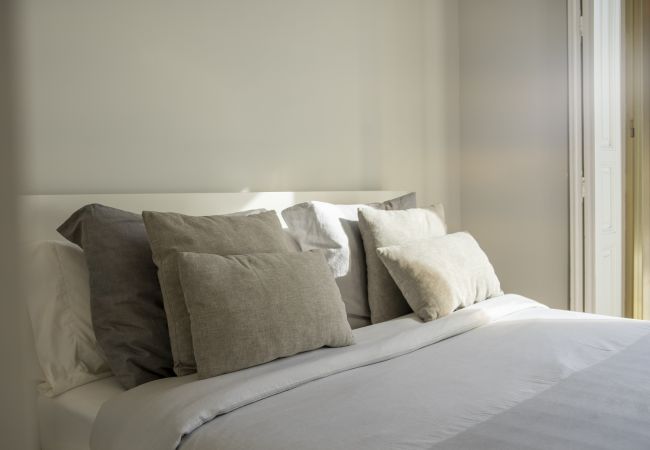 Apartment in Madrid - Cosy flat with balconies in the centre of Madrid, a few steps from the Plaza Mayor.  Apartment in Madrid - Cosy flat with balconies in the centre of Madrid, a few steps from the Plaza Mayor.