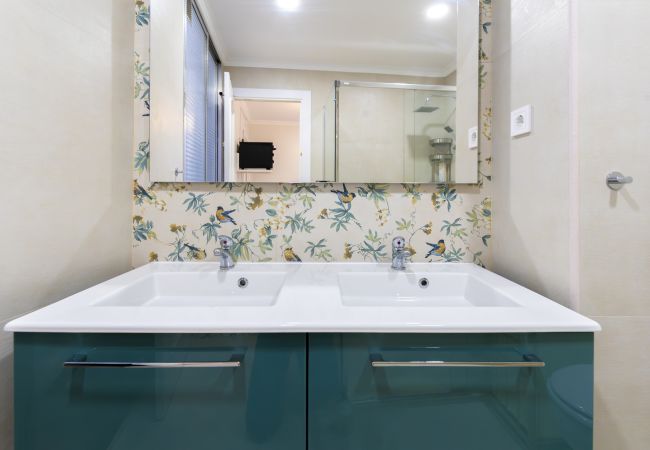 Apartment in Madrid - Cosy flat with balconies in the centre of Madrid, a few steps from the Plaza Mayor.  Apartment in Madrid - Cosy flat with balconies in the centre of Madrid, a few steps from the Plaza Mayor.