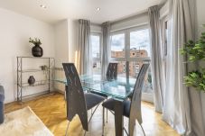 Apartment in Madrid - Spacious 3-bedroom, 2-bathroom flat in Residential Complex with Swimming Pool, Paddle Tennis _ Madrid 
