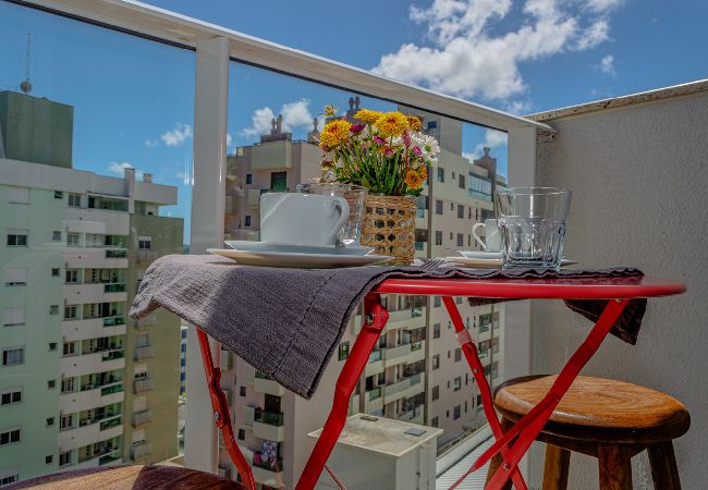 Apartment in Florianópolis - Apartamento completo em Trindade, perto da UFSC! Apartment in Florianópolis - Apartamento completo em Trindade, perto da UFSC!
