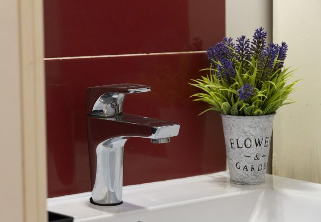 Apartment in Madrid - Two bedroom flat steps away from the Reina Sofía Museum: comfort and perfect location in Madrid Apartment in Madrid - Two bedroom flat steps away from the Reina Sofía Museum: comfort and perfect location in Madrid