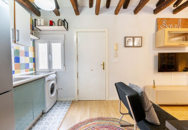 Apartment in Madrid - Two bedroom flat steps away from the Reina Sofía Museum: comfort and perfect location in Madrid Apartment in Madrid - Two bedroom flat steps away from the Reina Sofía Museum: comfort and perfect location in Madrid
