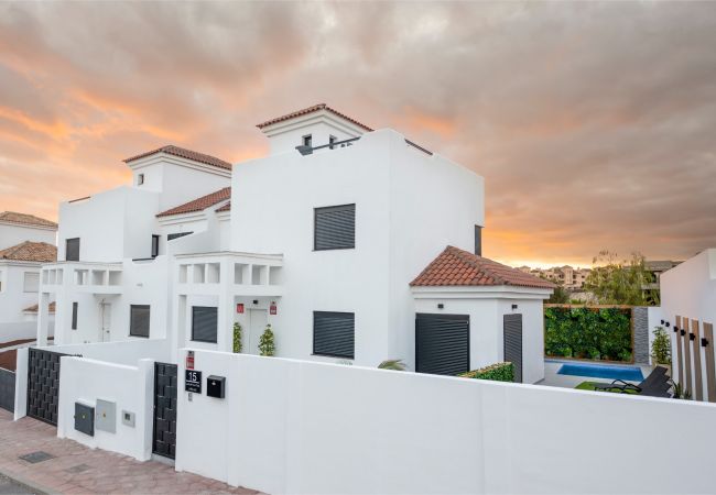 Villa in San Miguel de Abona - LUXURY VILLA LIBELLILE  Villa in San Miguel de Abona - LUXURY VILLA LIBELLILE