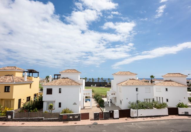 Villa in San Miguel de Abona - LUXURY VILLA LIBELLILE  Villa in San Miguel de Abona - LUXURY VILLA LIBELLILE
