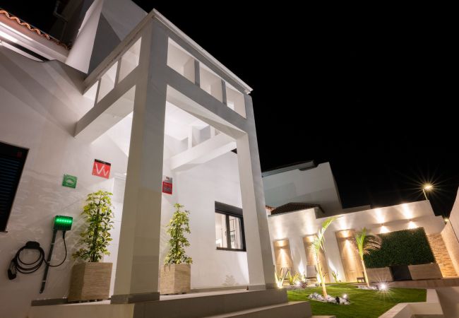 Villa in San Miguel de Abona - LUXURY VILLA LIBELLILE  Villa in San Miguel de Abona - LUXURY VILLA LIBELLILE