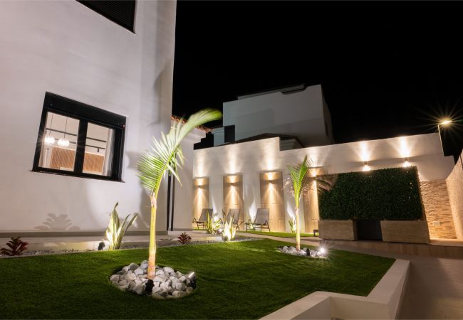 Villa in San Miguel de Abona - LUXURY VILLA LIBELLILE  Villa in San Miguel de Abona - LUXURY VILLA LIBELLILE