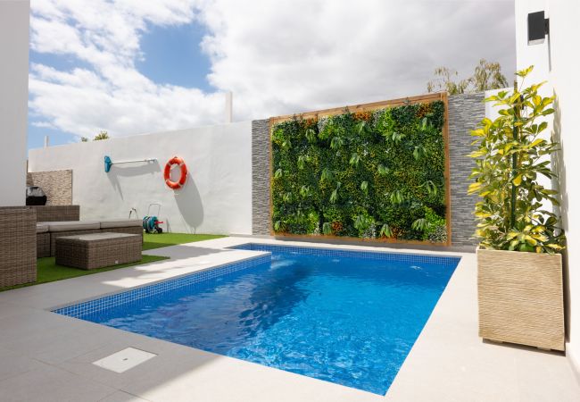 Villa in San Miguel de Abona - LUXURY VILLA LIBELLILE  Villa in San Miguel de Abona - LUXURY VILLA LIBELLILE