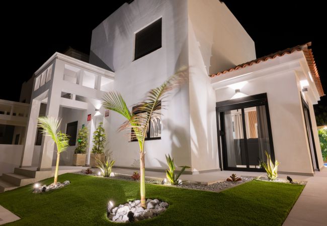 Villa in San Miguel de Abona - LUXURY VILLA LIBELLILE  Villa in San Miguel de Abona - LUXURY VILLA LIBELLILE