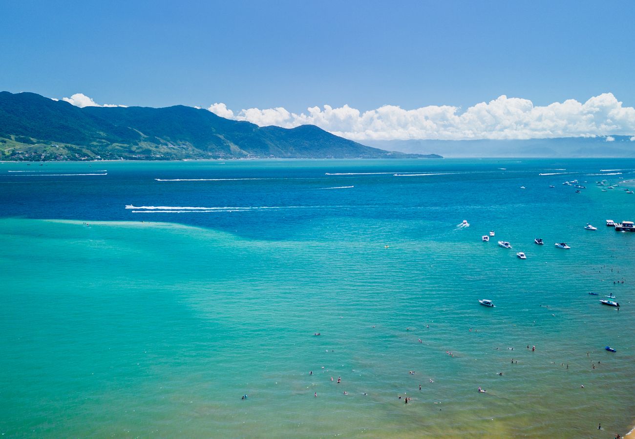 House in Ilhabela - Casa com ótima localização e churrasqueira