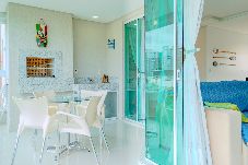 Apartment in Itapema - Apto com Wi-Fi a poucos passos da Praia Central