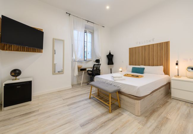  in Madrid - Madrid: room with comfort and shared areas- Gran Vía
