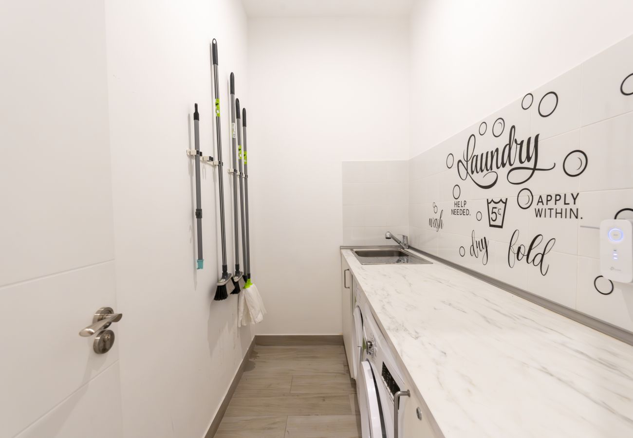 Rent by room in Madrid - Berlin: room with comfort and shared areas Gran Via-Madrid Rent by room in Madrid - Berlin: room with comfort and shared areas Gran Via-Madrid