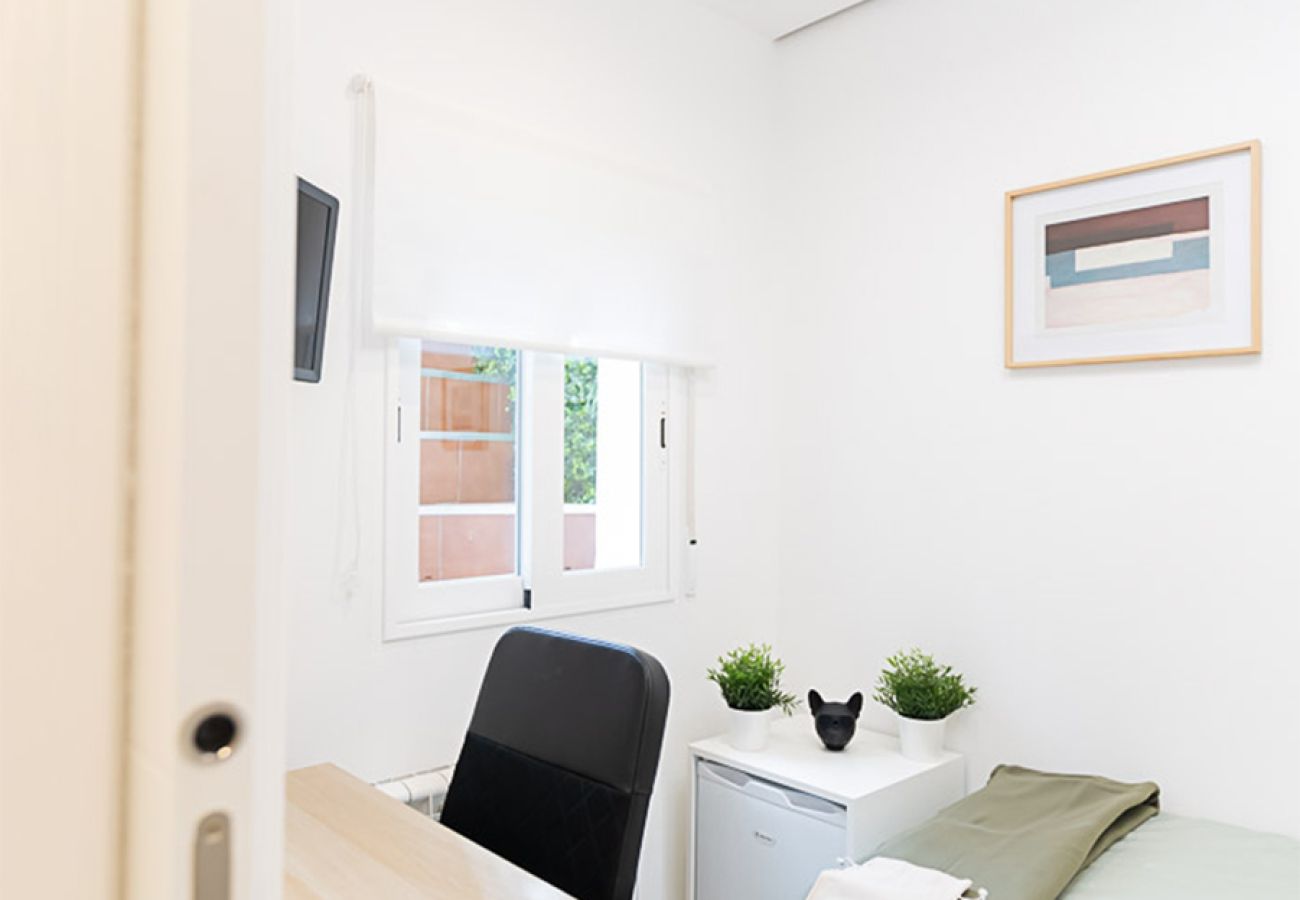 Rent by room in Madrid - Oruro: Room with Bolivian essence and comfort in Madrid Rent by room in Madrid - Oruro: Room with Bolivian essence and comfort in Madrid