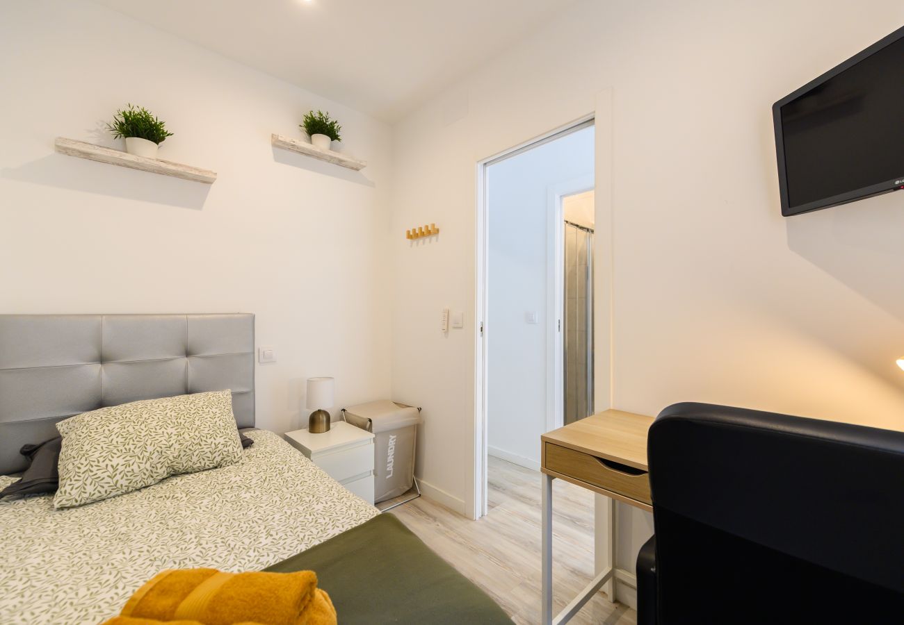 Rent by room in Madrid - Oruro: Room with Bolivian essence and comfort in Madrid Rent by room in Madrid - Oruro: Room with Bolivian essence and comfort in Madrid